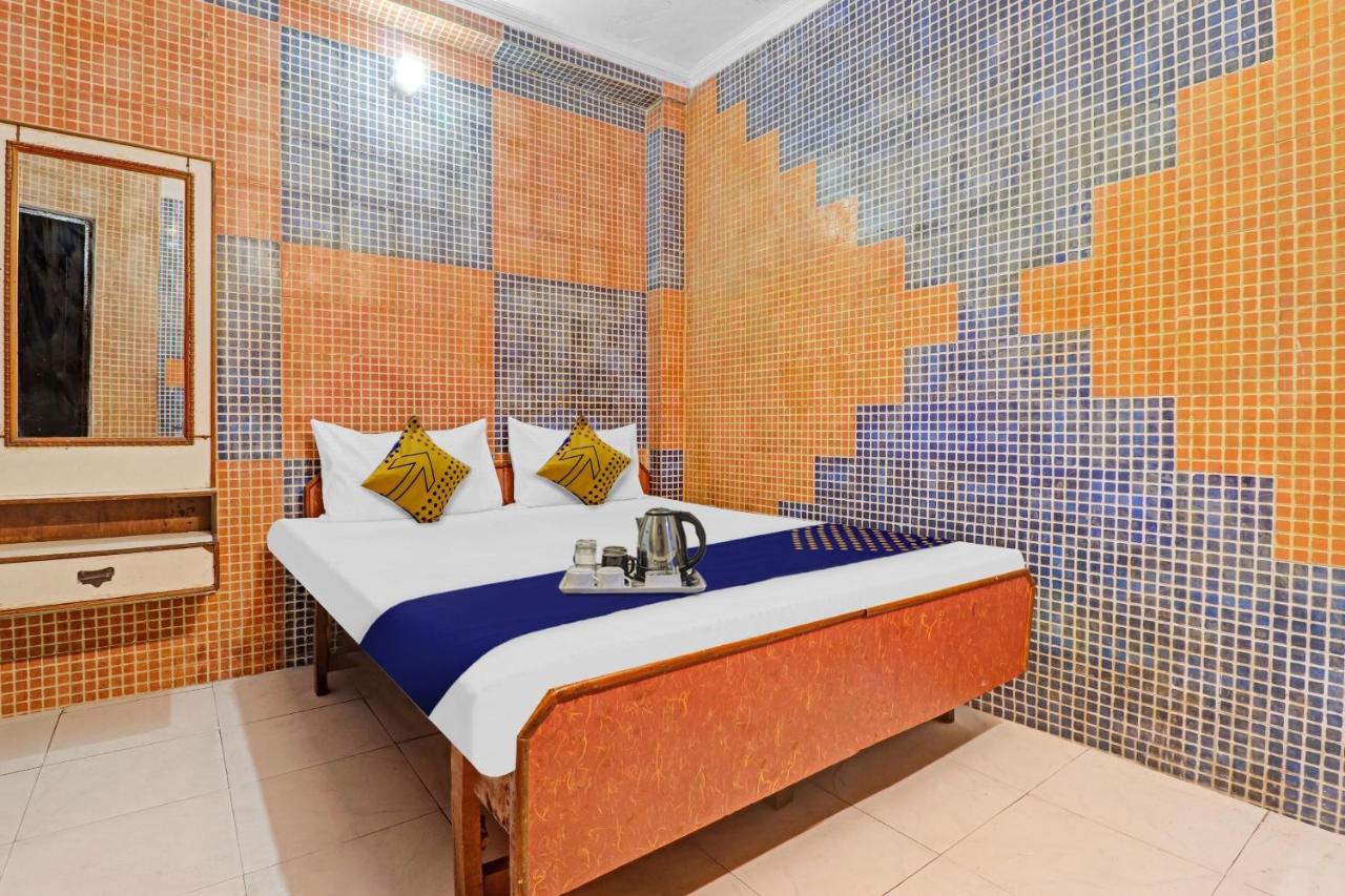 SPOT ON 702733 Mayank Saini Guest House