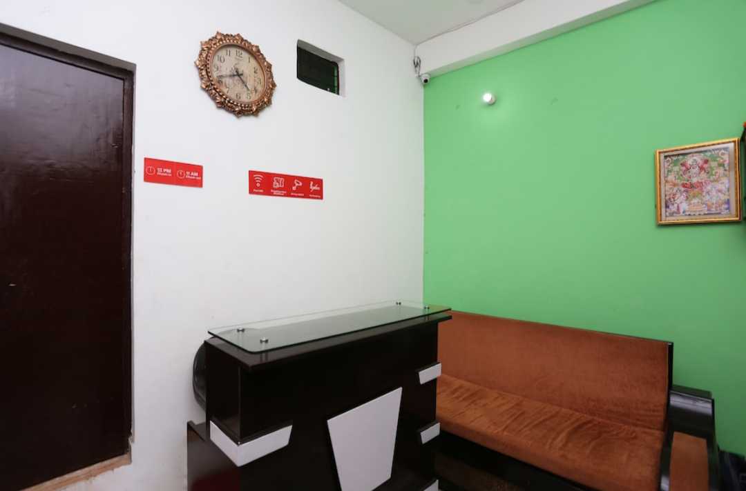 OYO 89465 Hotel Anshu