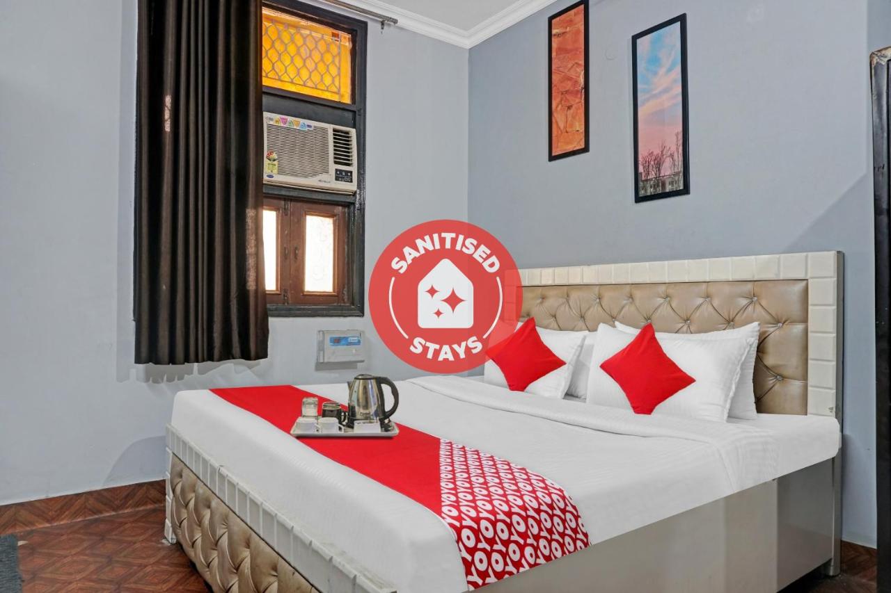 OYO 92864 Silver Stone