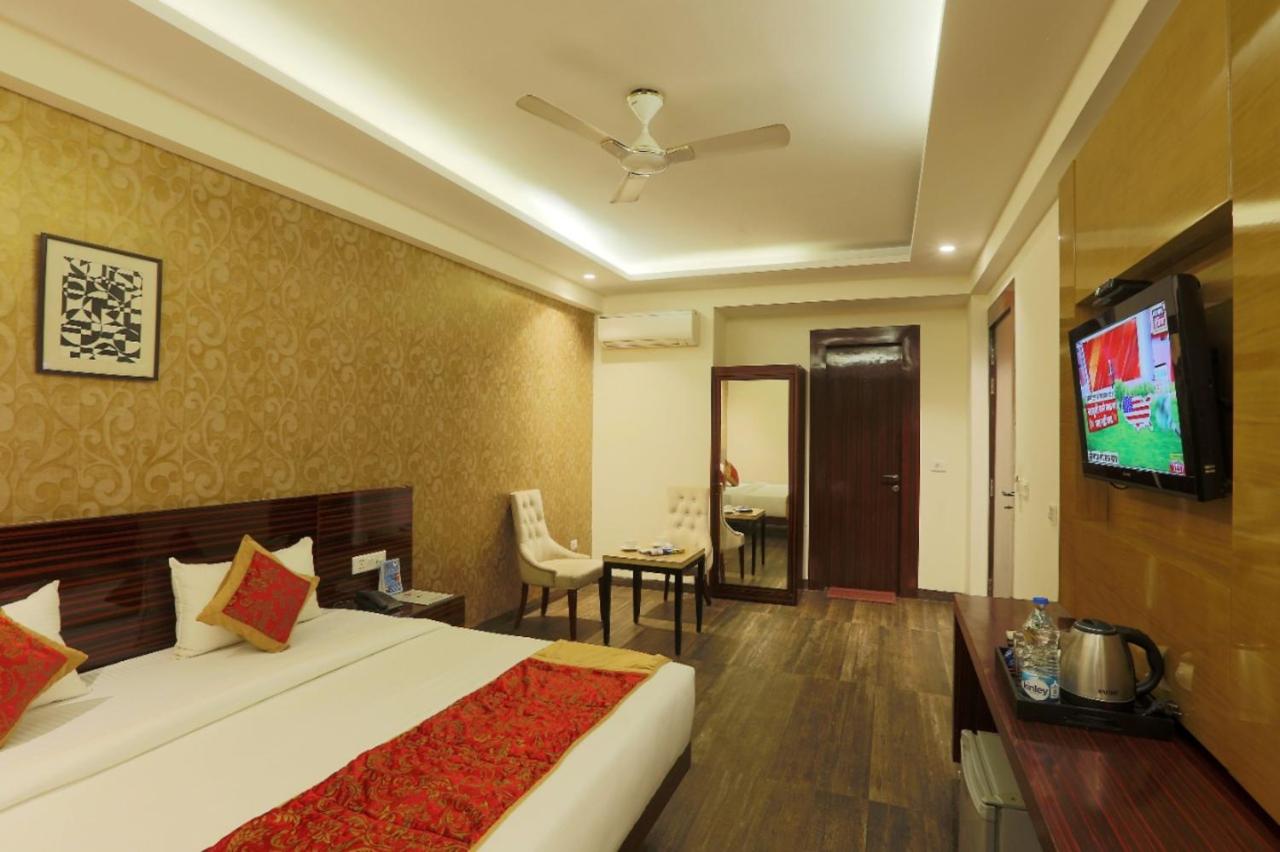 Hotel Lohias , Delhi Airport 