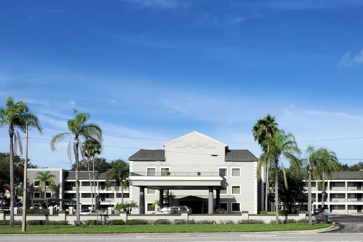 La Quinta Inn by Wyndham Tampa Near Busch Gardens