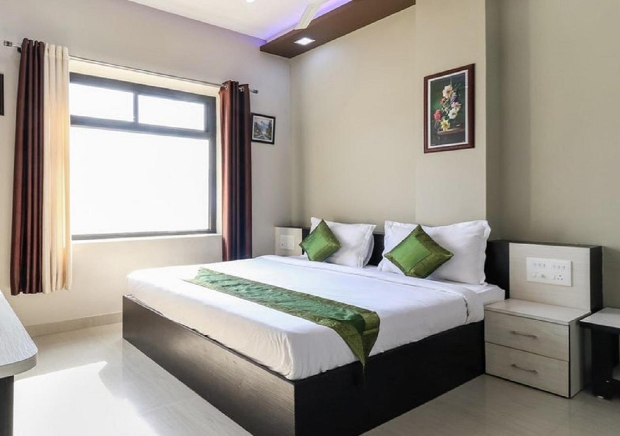 Treebo Raj Garden, Near Pushkar Lake