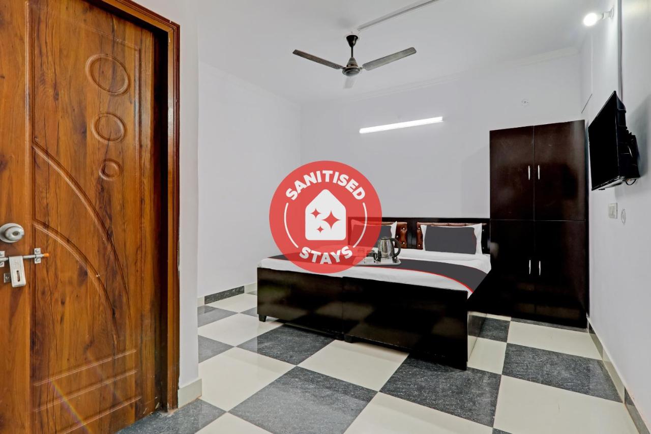 OYO Flagship 92980 EMPIRE INN