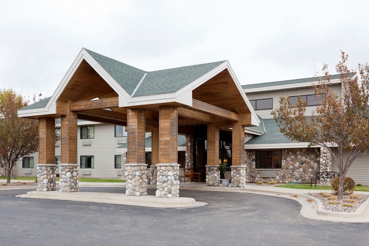 AmericInn by Wyndham Austin