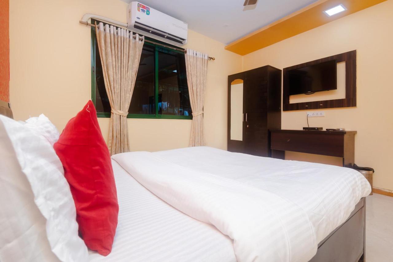 OYO 27942 Hotel Garden View