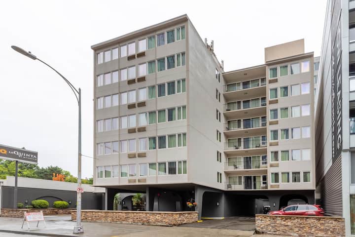 La Quinta Inn & Suites by Wyndham Seattle Downtown