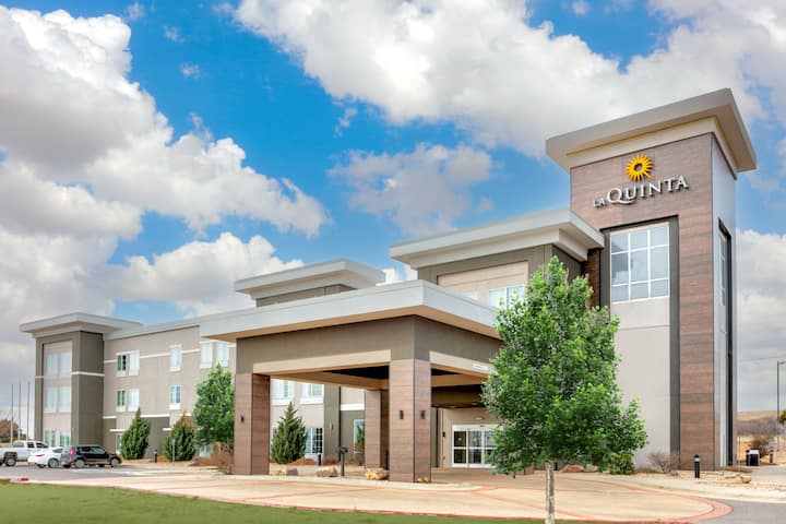 La Quinta Inn & Suites by Wyndham Clinton Historic Route 66