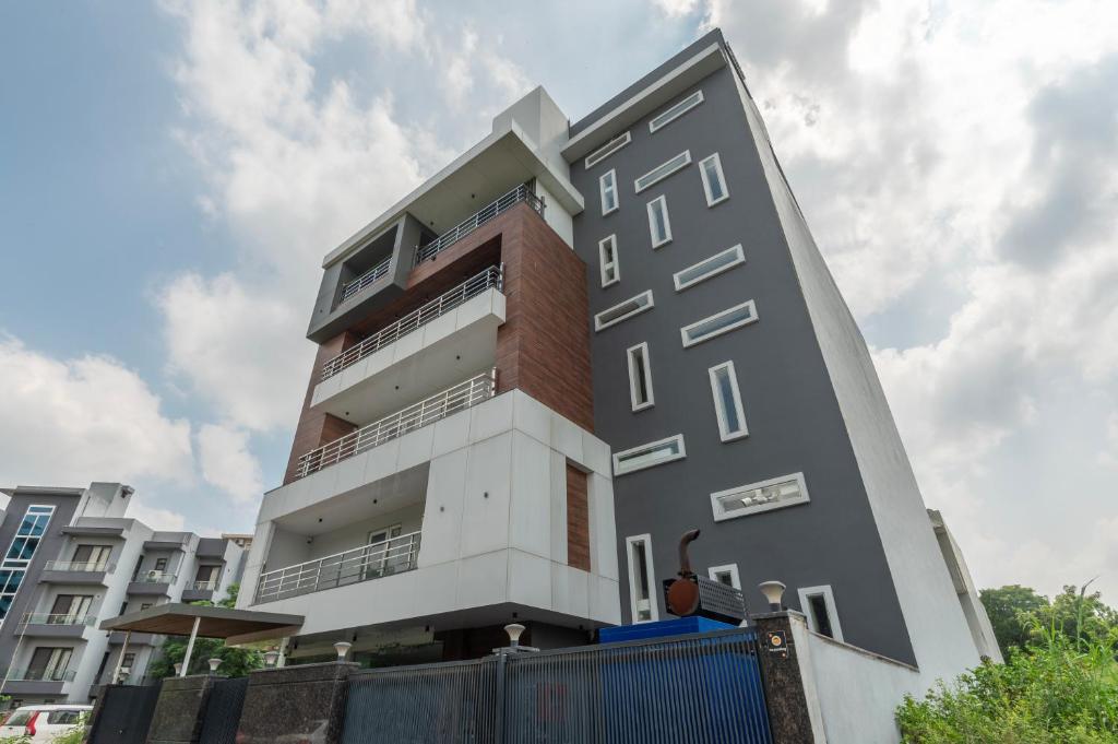 Wandr Hotel Medicity Gurugram, Near Medanta Hospital