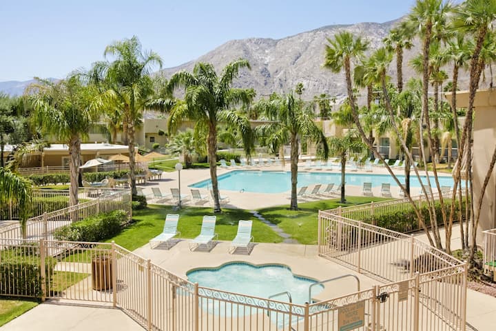 Days Inn by Wyndham Palm Springs