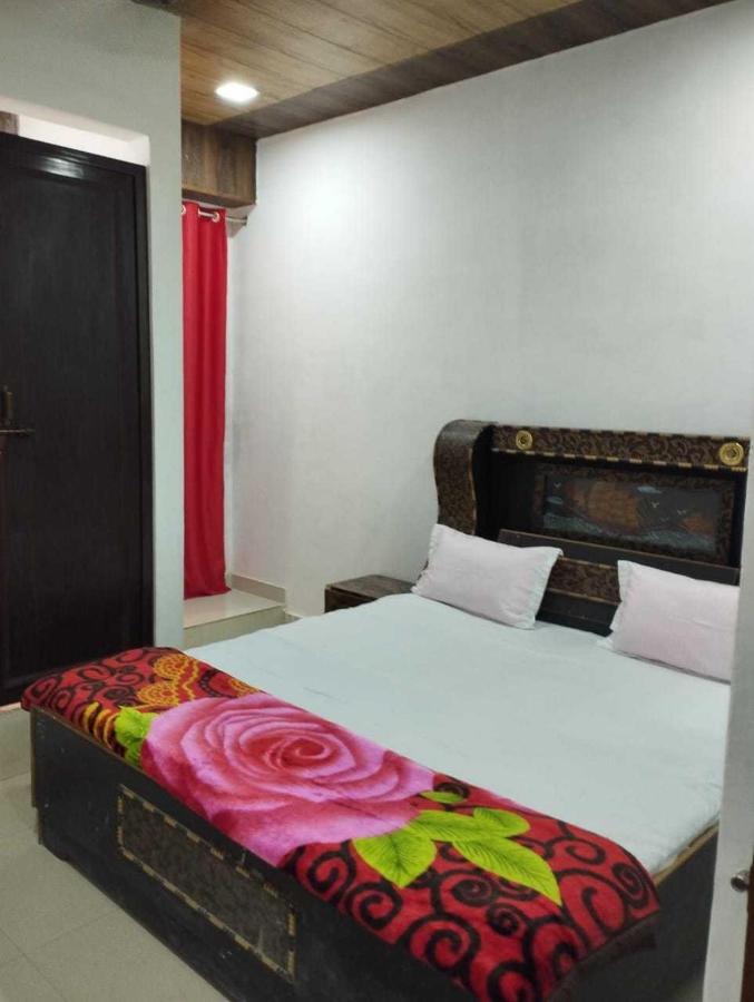 OYO 702305 Hotel Rajeshwari Plaza