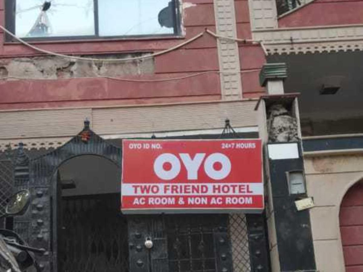 OYO 80596K Two Friends Hotel