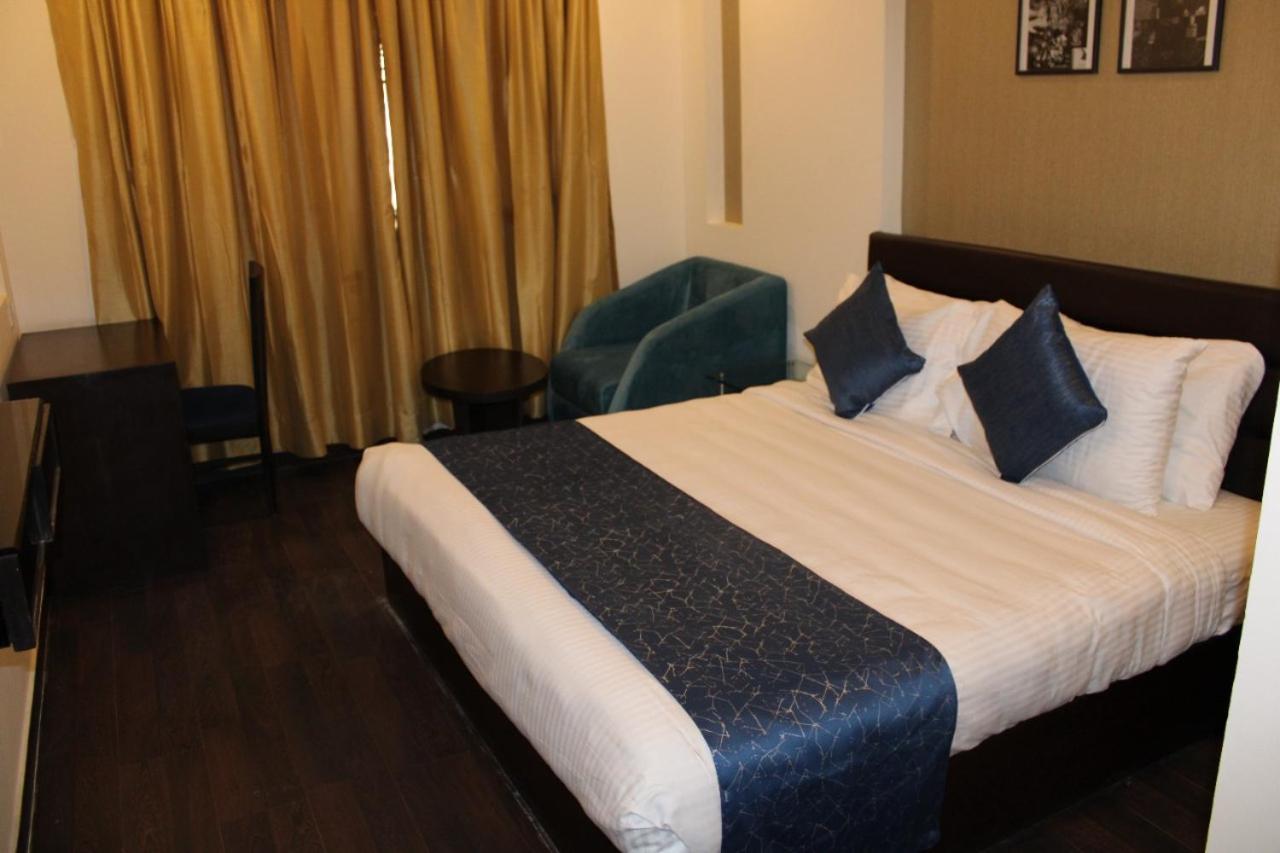 Bellmont Hotel Noida