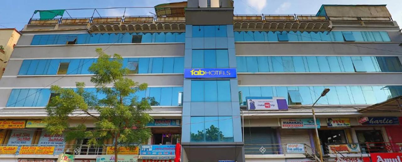 FabExpress Vibrant Residency