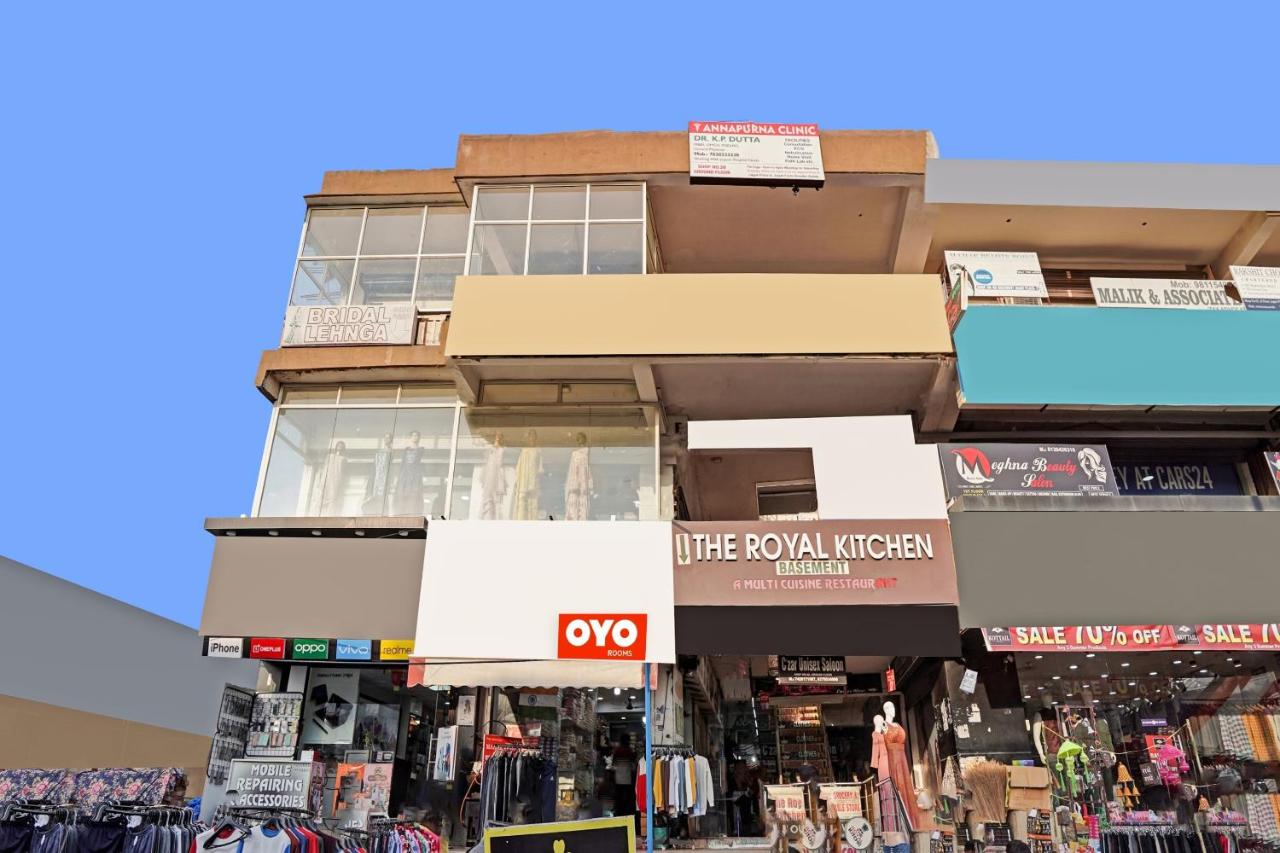 OYO Flagship 701883 S R Hotel