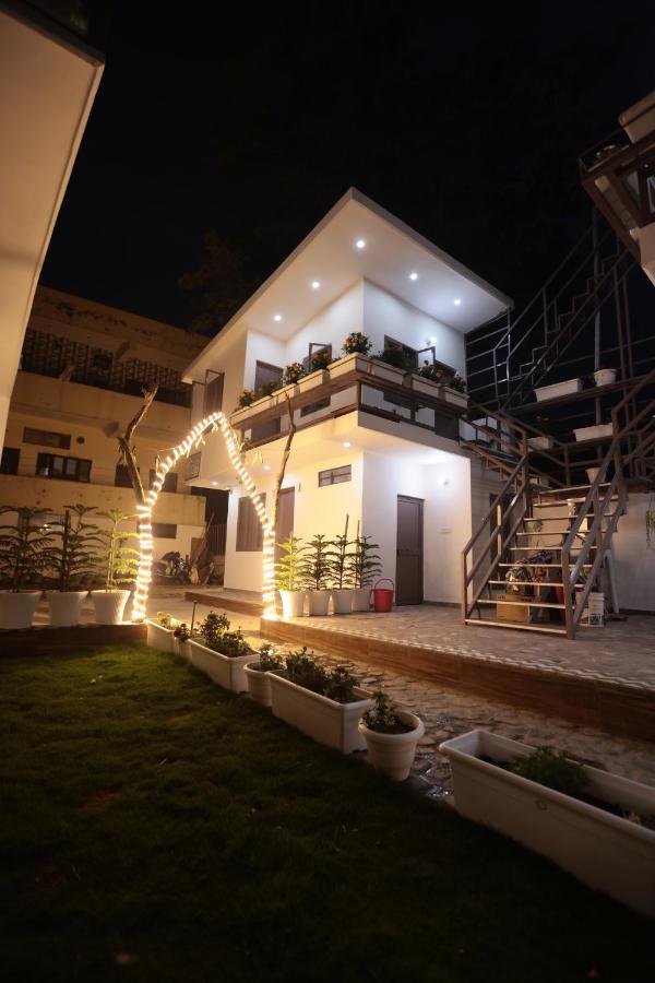 Puntush- Riverside Villa