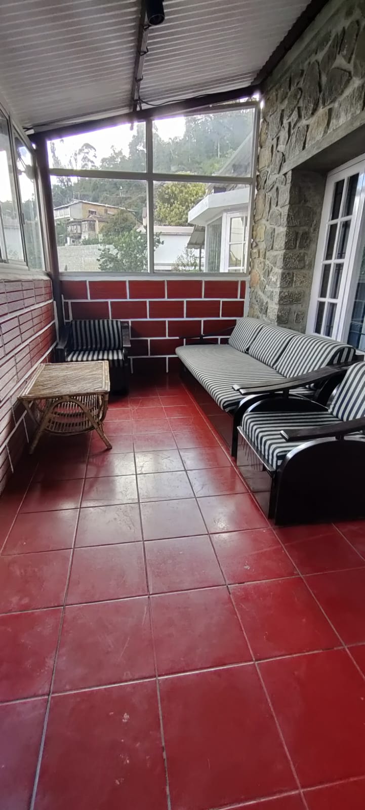  THE BRITISH HOUSE BY XACRO XPERIENCES