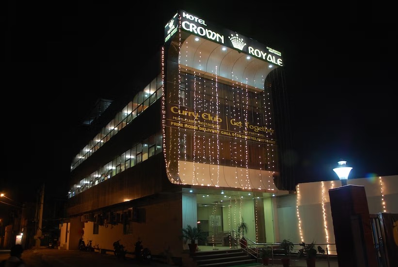 Hotel Crown Royale