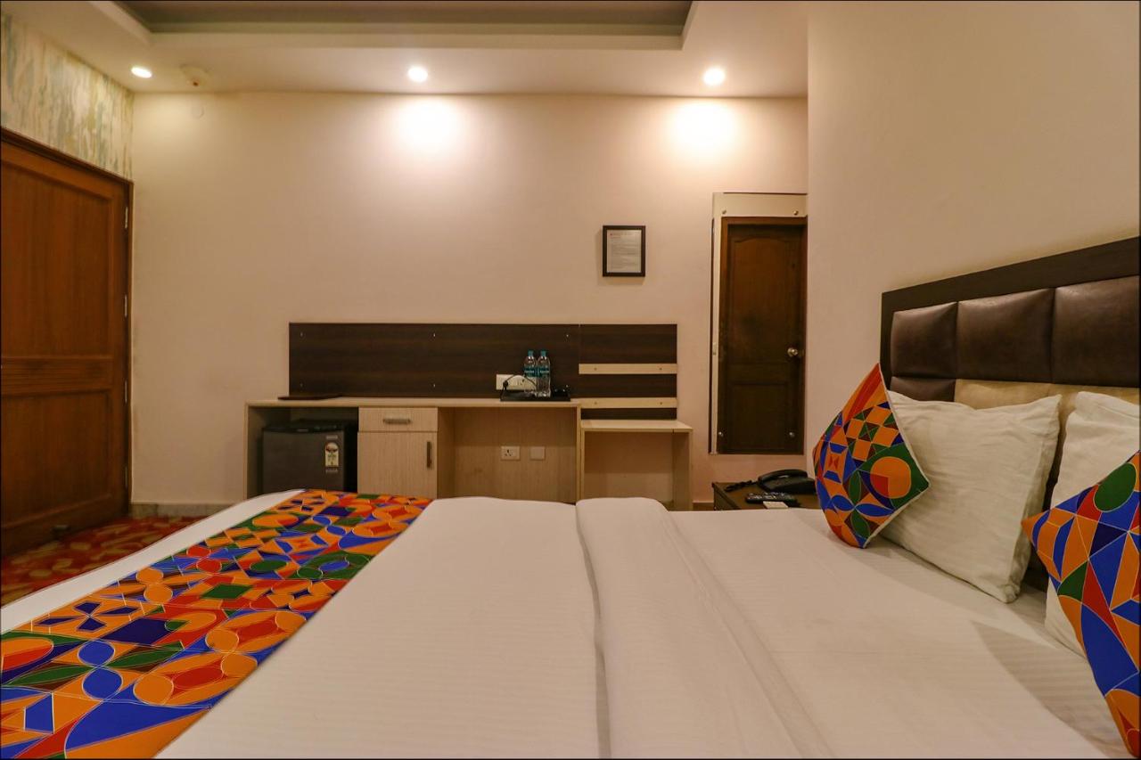 Qotel Hotel Nirvana Suites Jashola Vihar 