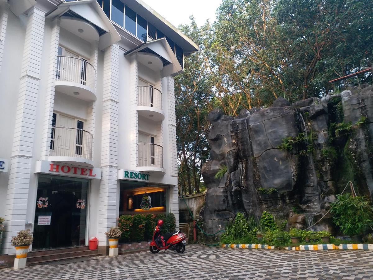 Athirapilly Palace Hydel