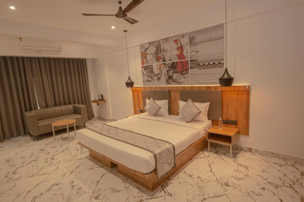 The Monarch Montvert Rabale