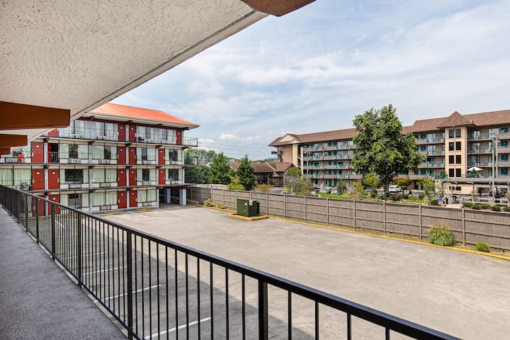 Americana Inn a Travelodge by Wyndham