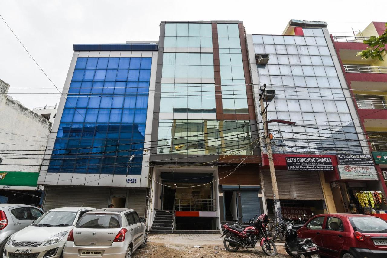 OYO 17082 Royal Galaxy