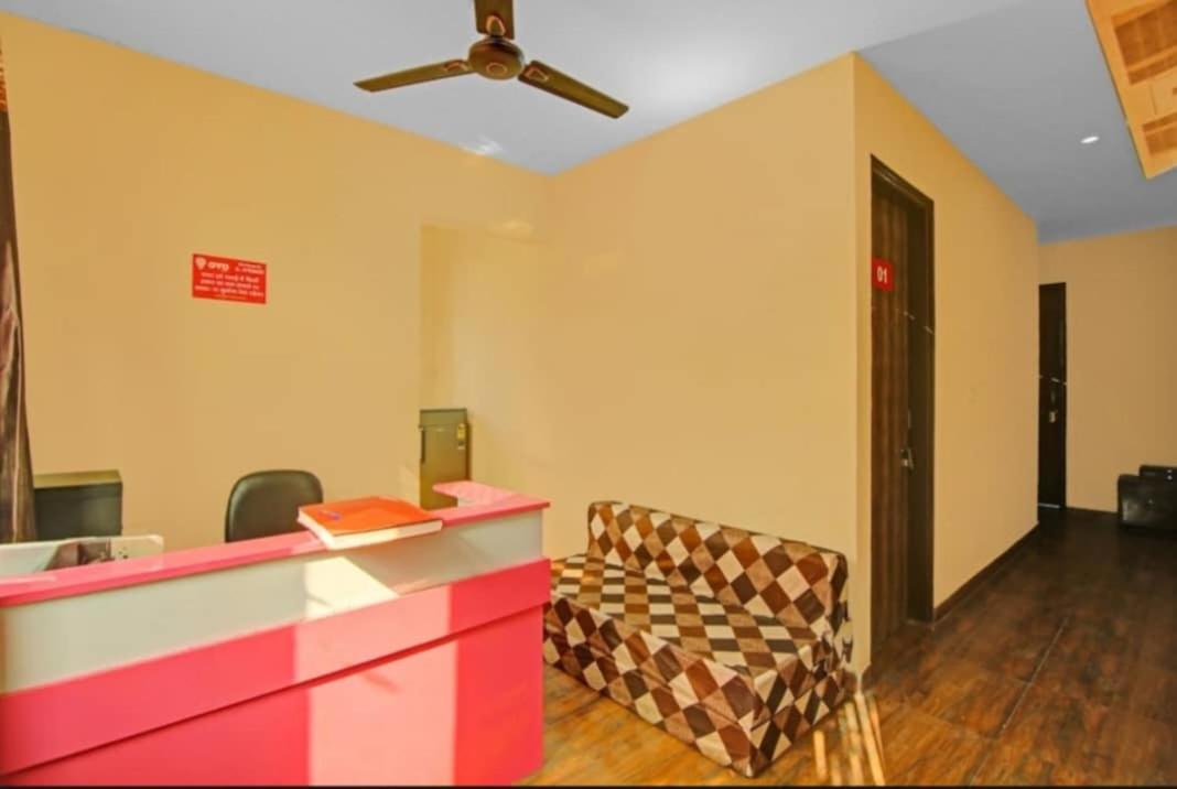 OYO 88325 The New View Hotel