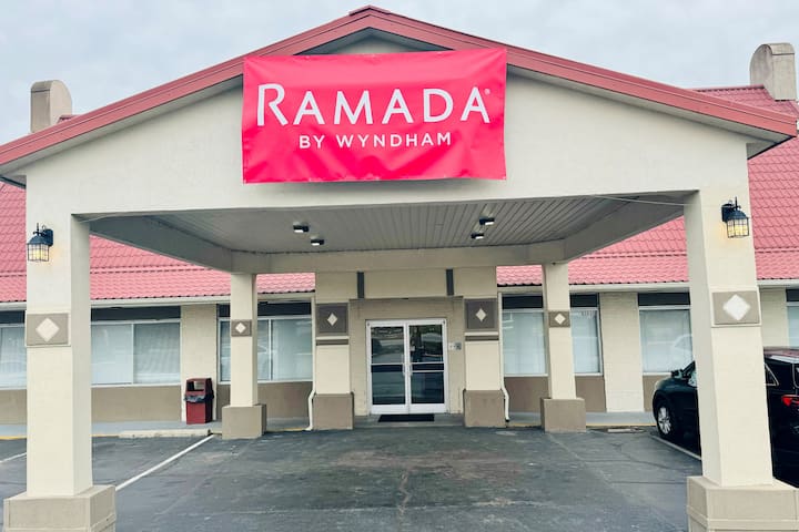 Ramada by Wyndham Lumberton