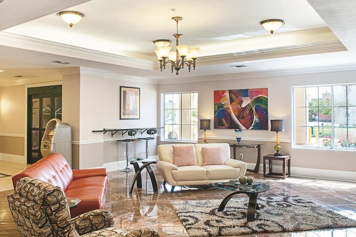 La Quinta Inn & Suites by Wyndham Slidell North Shore