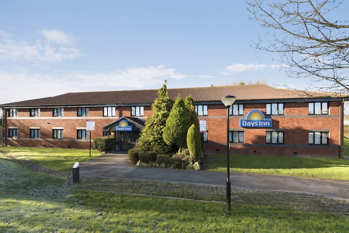 Days Inn by Wyndham Membury M4