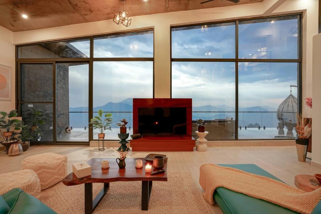 Larisa X Mountains & Martini