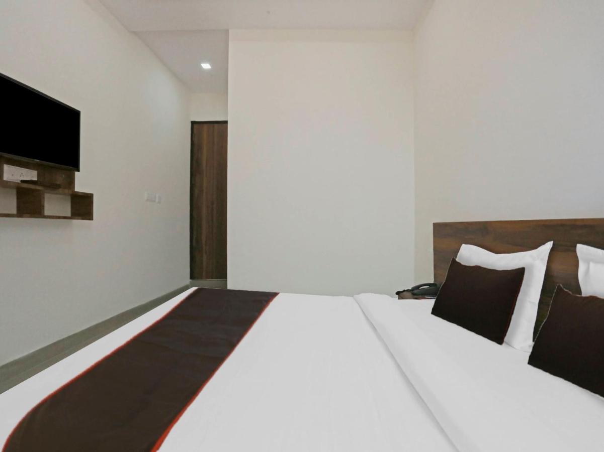 Collection O 93669 Checkmate Stay