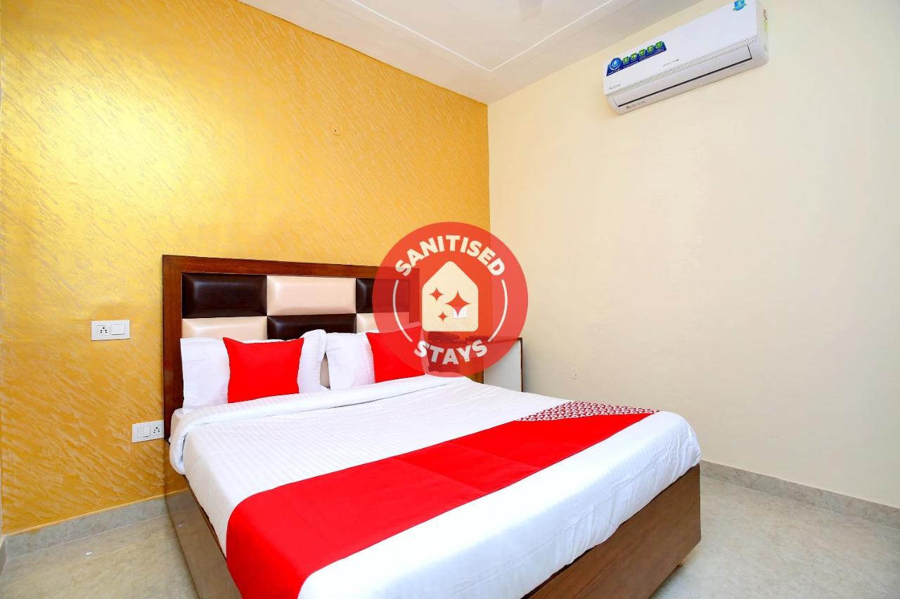 OYO Flagship 40307 Mohali Blue