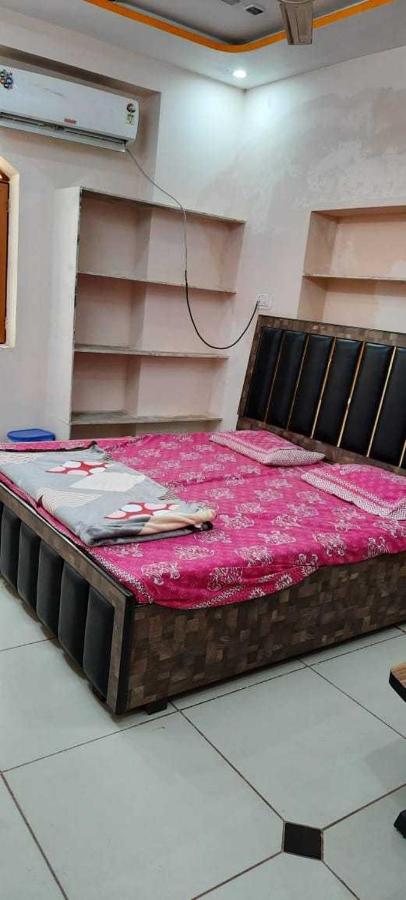 SPOT ON 702232 Rajawat Guest House