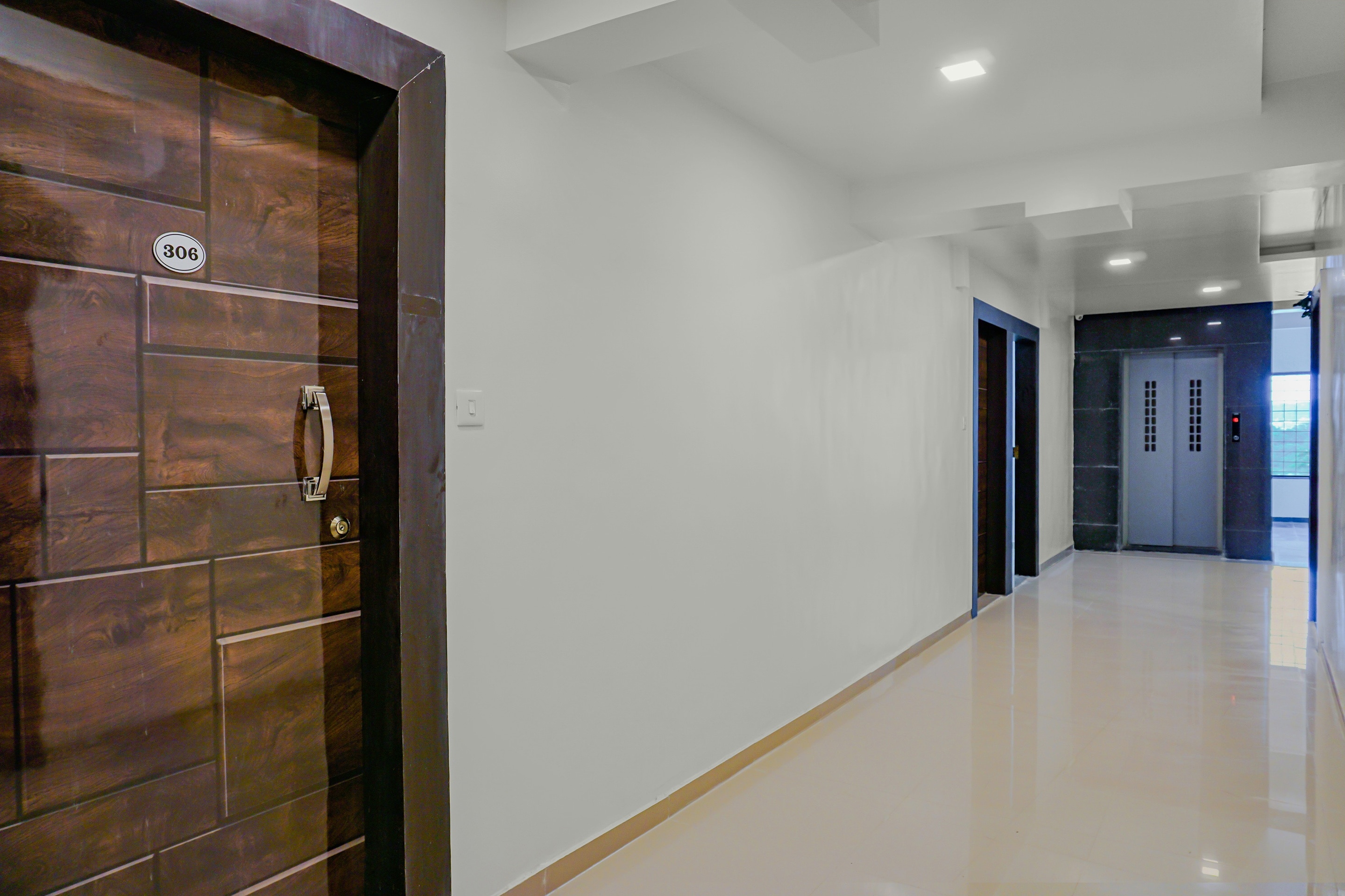 Oyo 68408 The White House