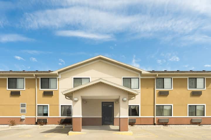 Super 8 by Wyndham Fond Du Lac