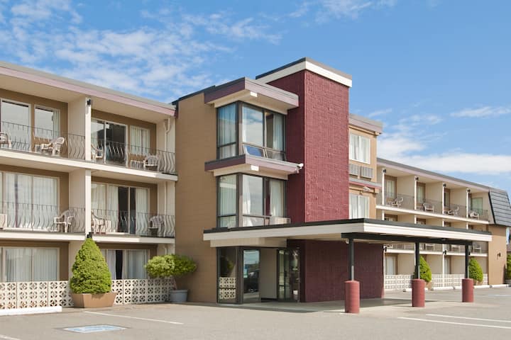 Travelodge by Wyndham Nanaimo