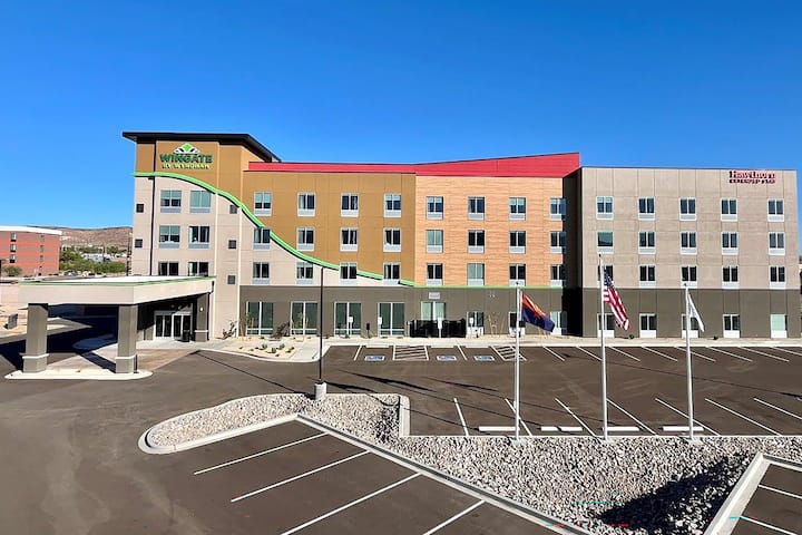 Hawthorn Extended Stay by Wyndham Kingman