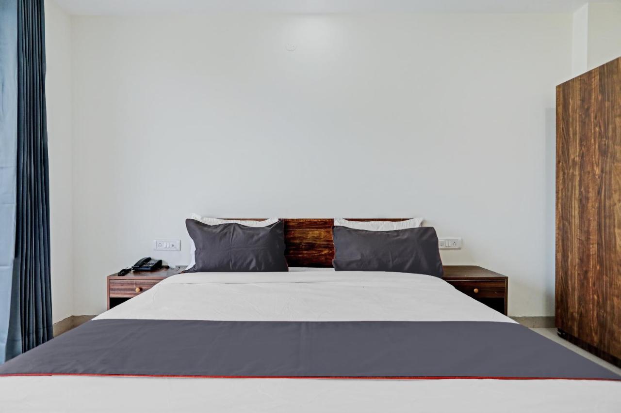 OYO 80594 Collection O Hotel Mayfield Nirvana