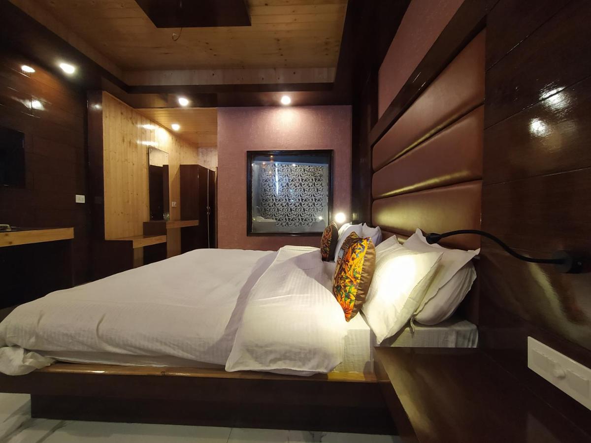 Atithi Hotel, Mall Road