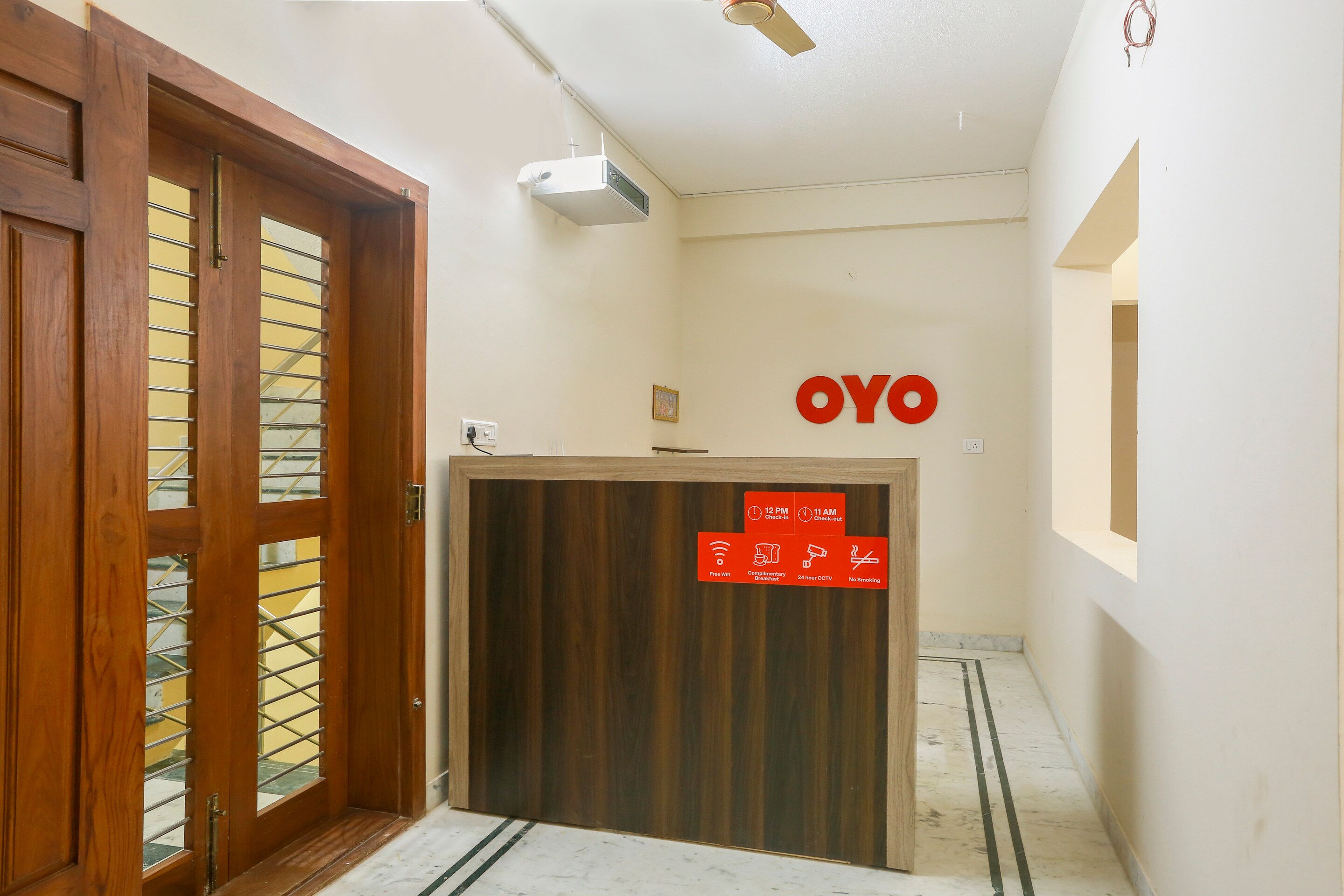 OYO Flagship 68453 Essential Residency
