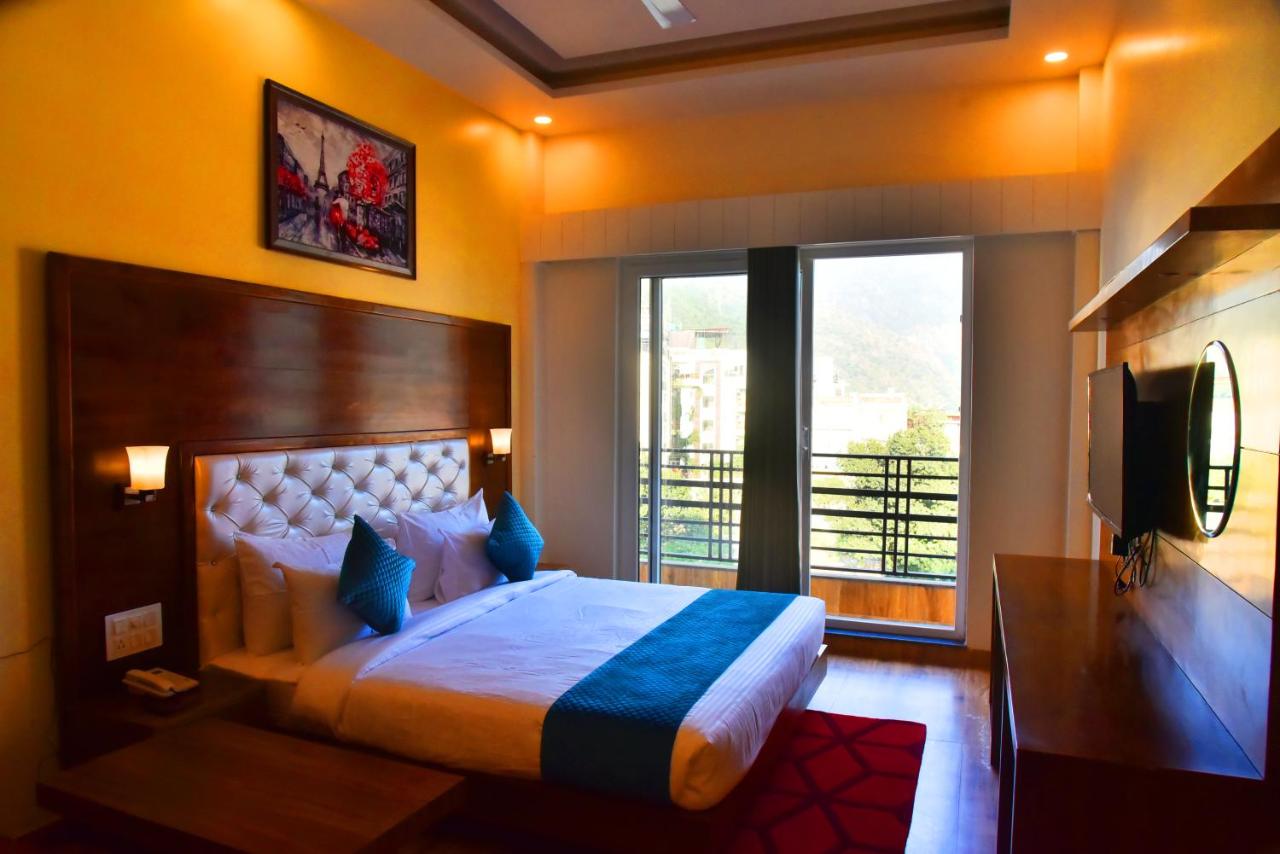 Divine Lakshmi Ganga Rishikesh