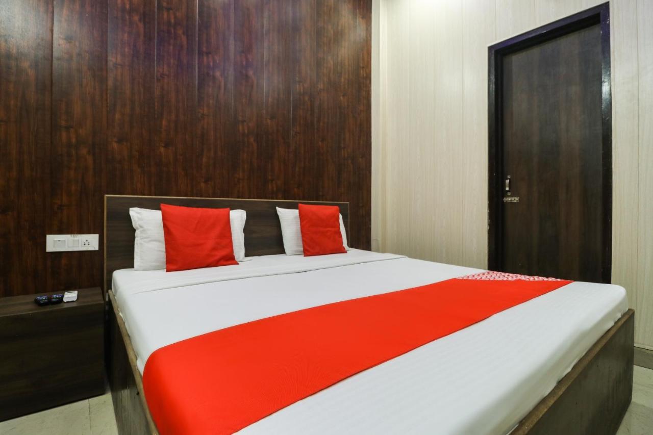 OYO Flagship 75182 Hotel Aniket Residency