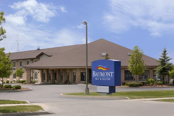 Baymont by Wyndham Whitewater