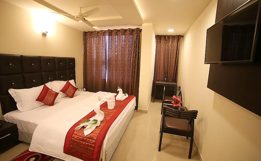 ROYAL ROSETTE BHIMTAL BY T&G