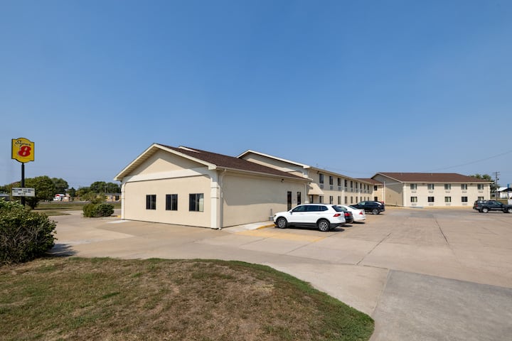 Super 8 by Wyndham O'Neill NE