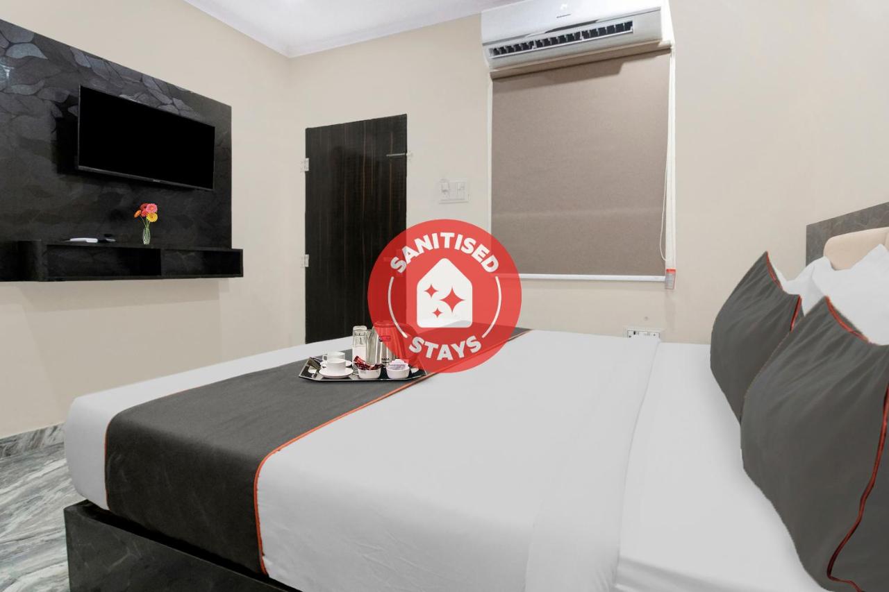 Collection O 37742 Hotel Golden Leaf