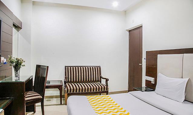 FabHotel Mohan International