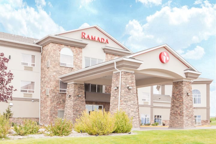 Ramada by Wyndham Pincher Creek