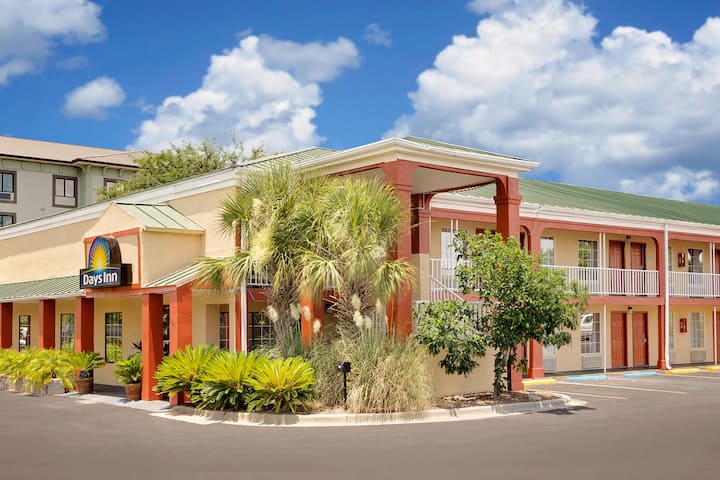 Days Inn by Wyndham Fort Walton Beach